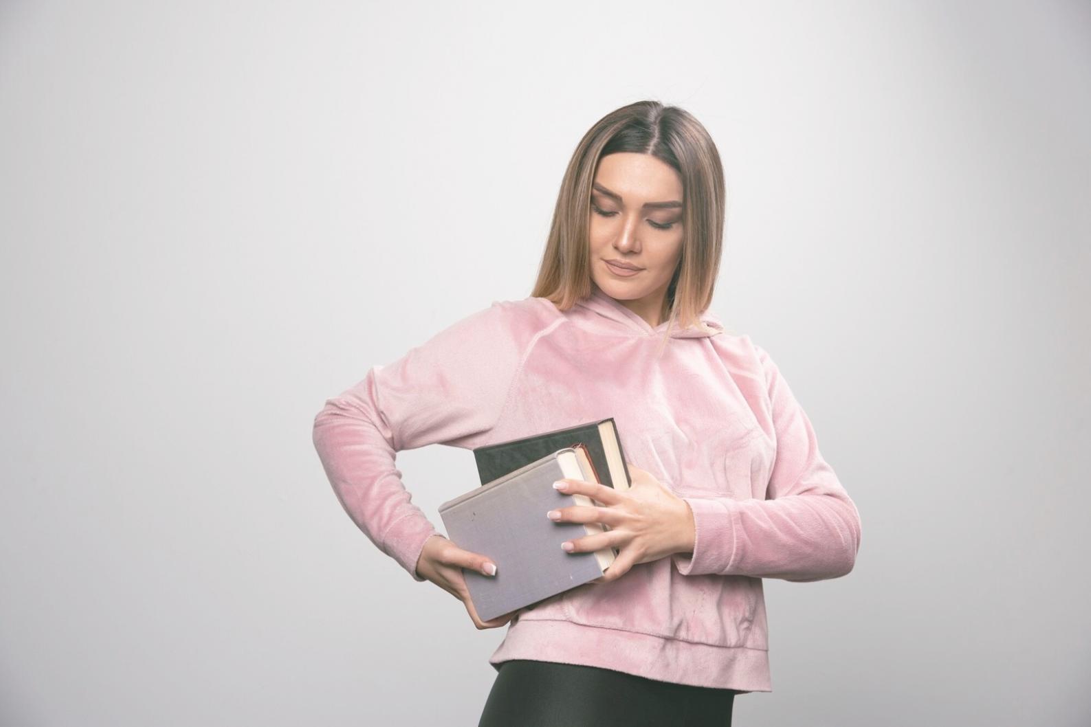 Strategische Finanzplanung und Venture Building Prozesse in modernem Arbeitsumfeld